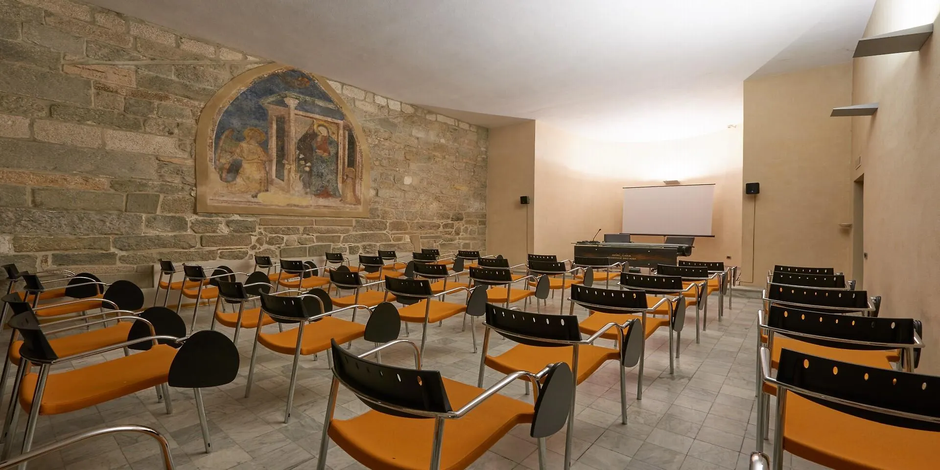 Hotel Ilaria Lucca 4*,  Italy
