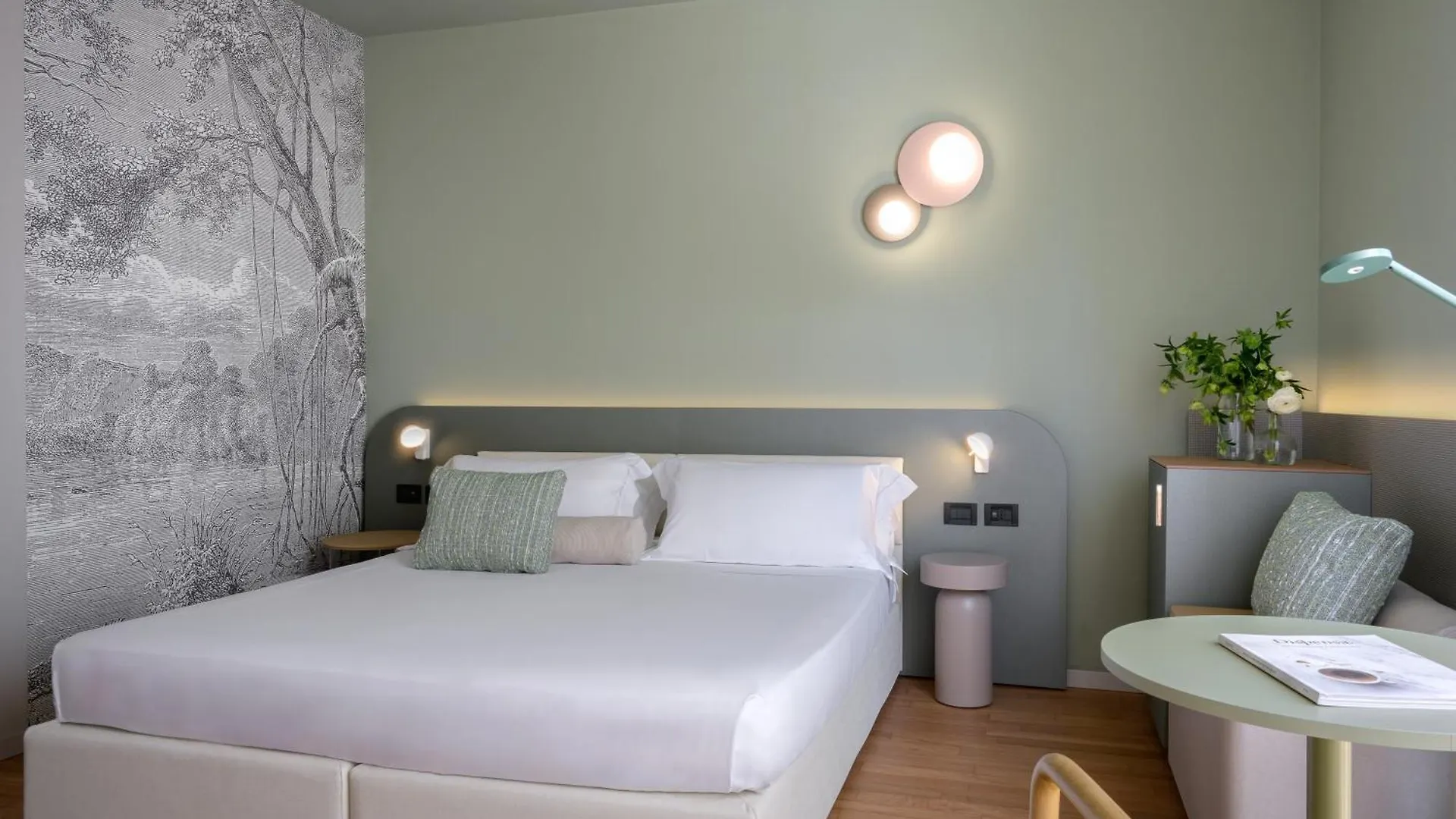 Hotel Ilaria Lucca 4*,