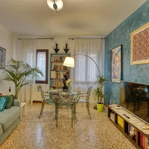 https://biennale-venice-charme-apartment.hotelinveneto.com