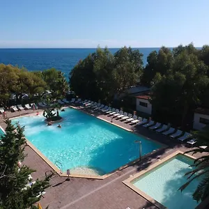Camping Villaggio Dei Fiori ****