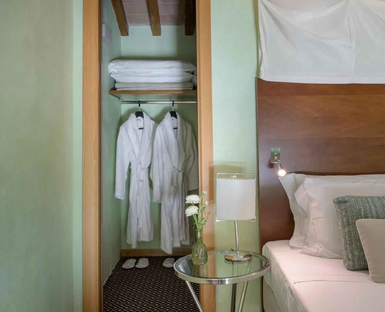 Hotel Ilaria Lucca 4*,