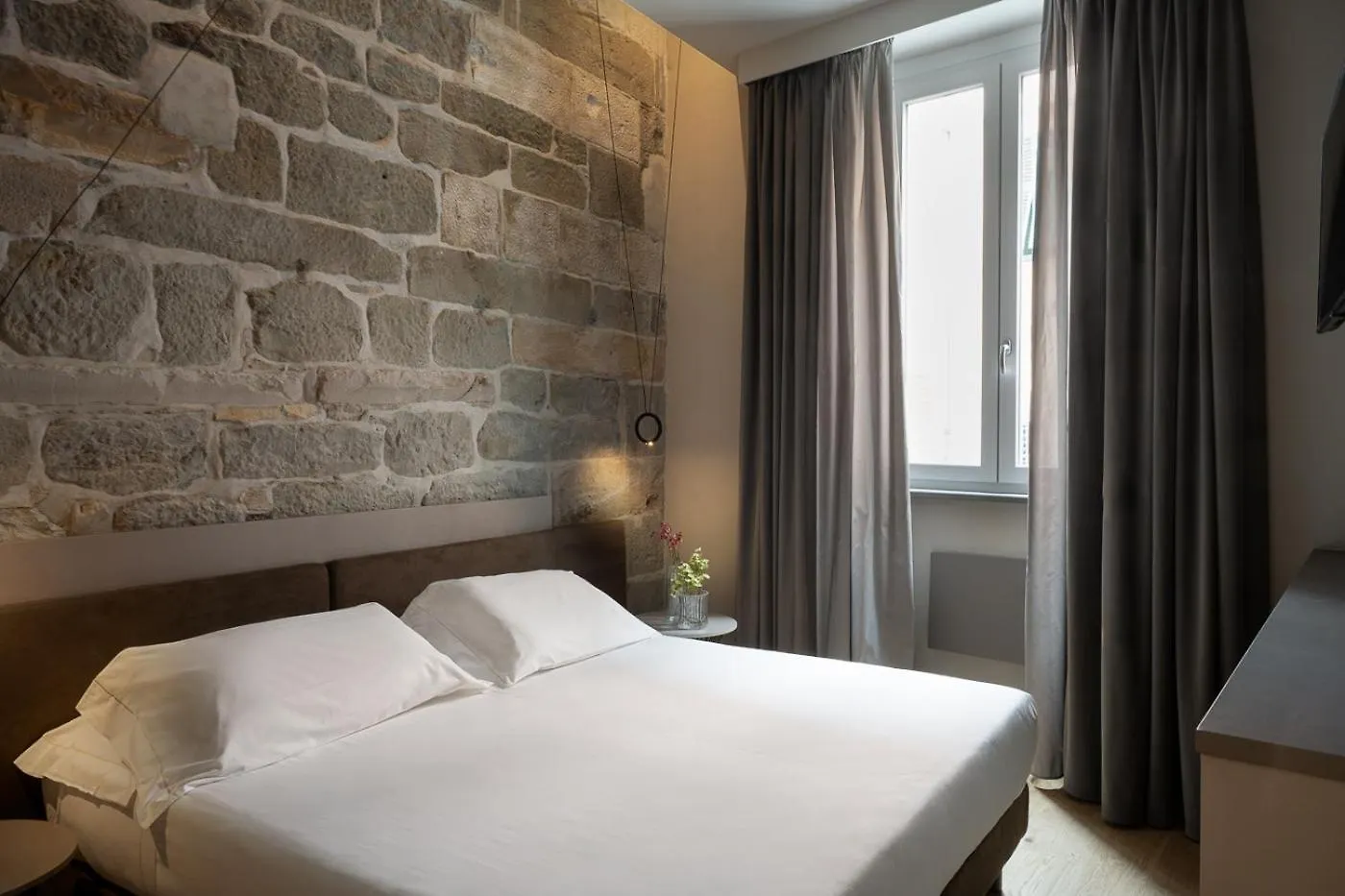 Hotel Ilaria Lucca 4*,  Italy